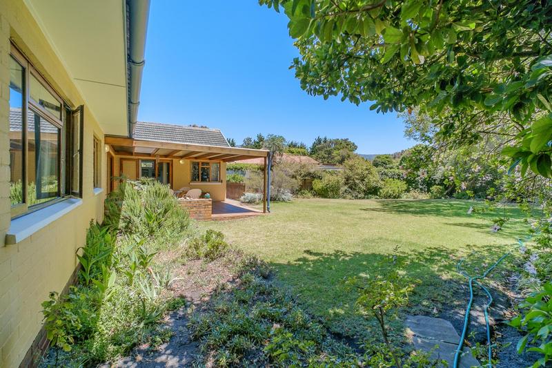 4 Bedroom Property for Sale in Meadowridge Western Cape